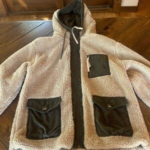 Boundless North size large Sherpa/Green corduroy women’s jacket